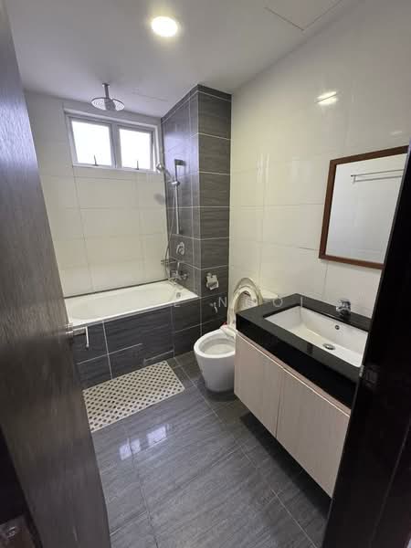 Kediaman Servis untuk Disewa di Molek Pulai - Jane Ngoi - Bathroom - PropertyGuru.com.my