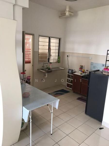 Pangsapuri untuk Dijual di Safira - Ding Jodie - Kitchen - PropertyGuru.com.my