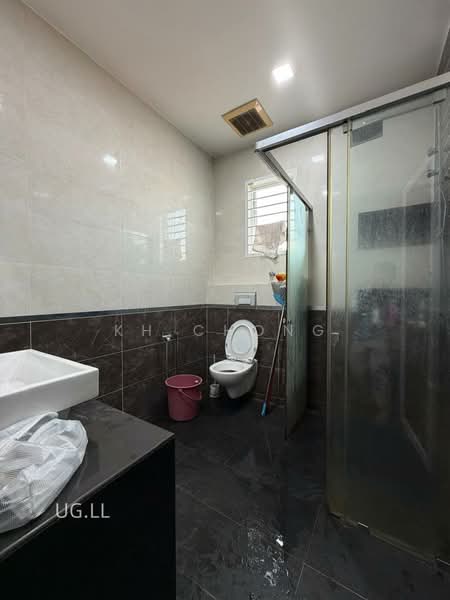 2-storey Terraced House for Sale in Bandar Bukit Tinggi 2 (Klang) - KH Chong - Bathroom - PropertyGuru.com.my