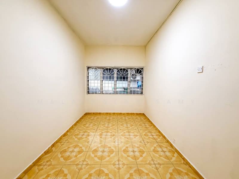 Terraced House for Sale in Seksyen 32, Kemuning Green Ville (Shah Alam) - Mala Palanisamy - Interior - PropertyGuru.com.my