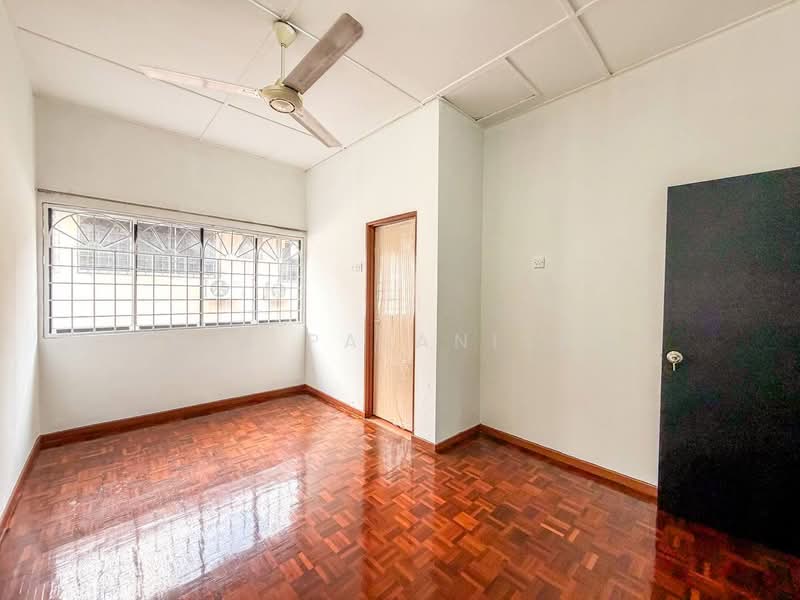 Terraced House for Sale in Seksyen 32, Kemuning Green Ville (Shah Alam) - Mala Palanisamy - Interior - PropertyGuru.com.my