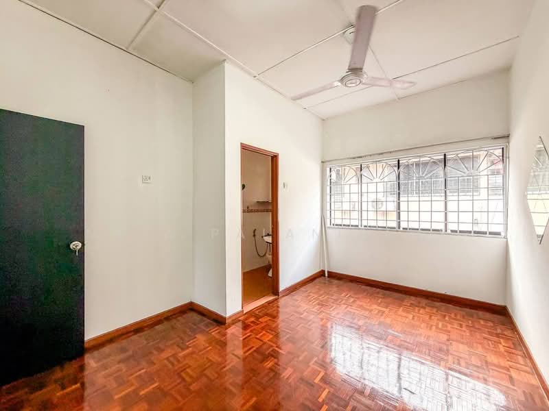 Terraced House for Sale in Seksyen 32, Kemuning Green Ville (Shah Alam) - Mala Palanisamy - Interior - PropertyGuru.com.my