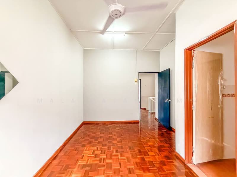 Terraced House for Sale in Seksyen 32, Kemuning Green Ville (Shah Alam) - Mala Palanisamy - Interior - PropertyGuru.com.my
