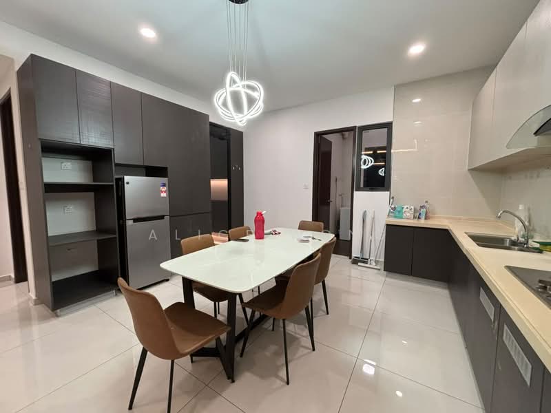 Condominium for Sale at Royal Strand @ Country Garden Danga Bay - Alice Wong - Kitchen - PropertyGuru.com.my