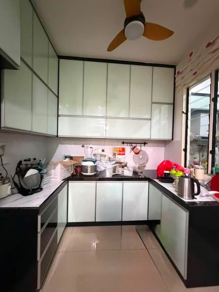Kondominium untuk Dijual di Fairway Suites - Vincent Lai - Kitchen - PropertyGuru.com.my