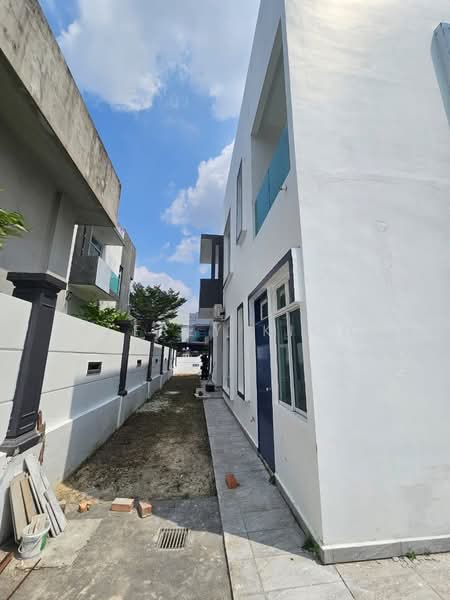 Semi-Detached House for Sale in Taman Bukit Jaya (Ulu Tiram) - Jeffrey Kiong - Exterior - PropertyGuru.com.my
