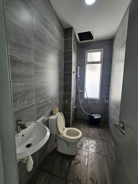 Semi-Detached House for Sale in Taman Bukit Jaya (Ulu Tiram) - Jeffrey Kiong - Bathroom - PropertyGuru.com.my