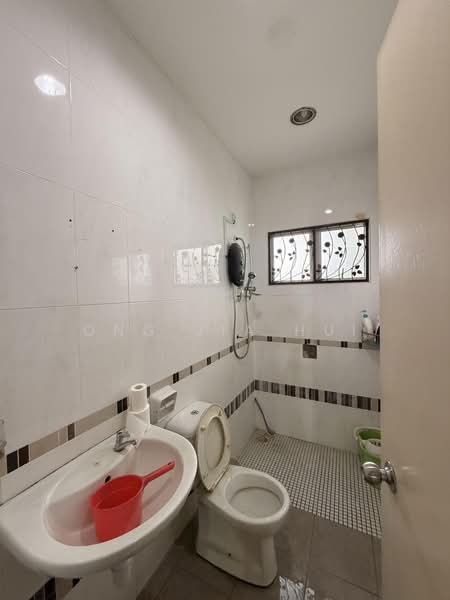 Rumah Berkembar untuk Dijual di Seremban (Negeri Sembilan) - Ong Jia Hui - Bathroom - PropertyGuru.com.my
