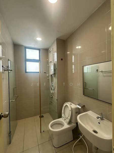 Service Residence for Sale at The Platino Serviced Apartment - Jeff Toh - Bathroom - PropertyGuru.com.my