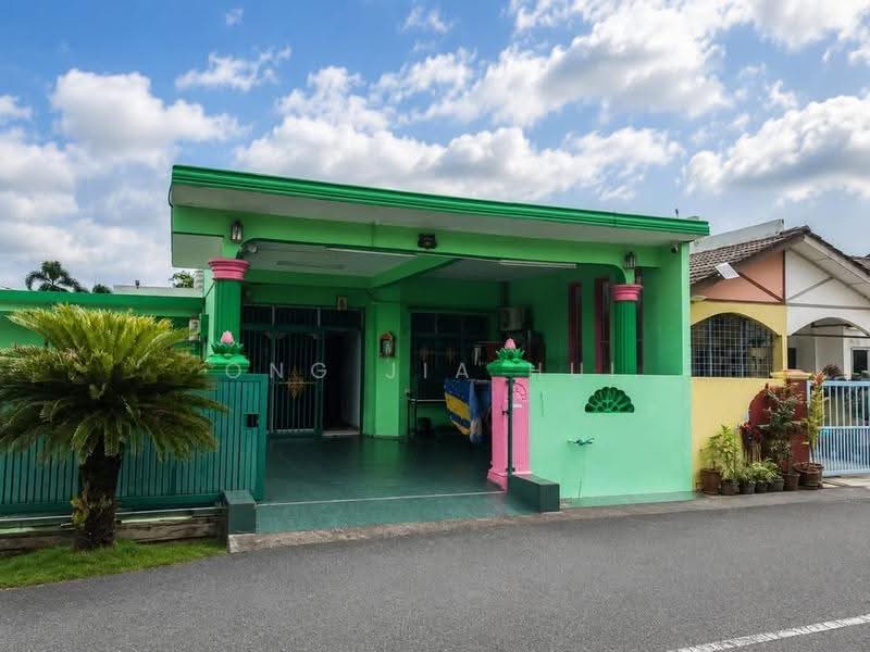 1-storey Terraced House for Sale in Rasah Jaya, Permai, Seremban 3, Seremban (Seremban) - Ong Jia Hui - Exterior - PropertyGuru.com.my