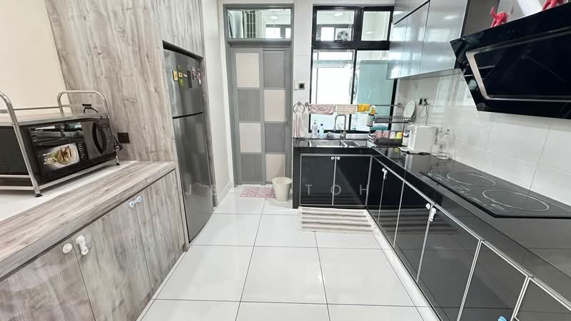 Service Residence for Sale at The Platino Serviced Apartment - Jeff Toh - Kitchen - PropertyGuru.com.my