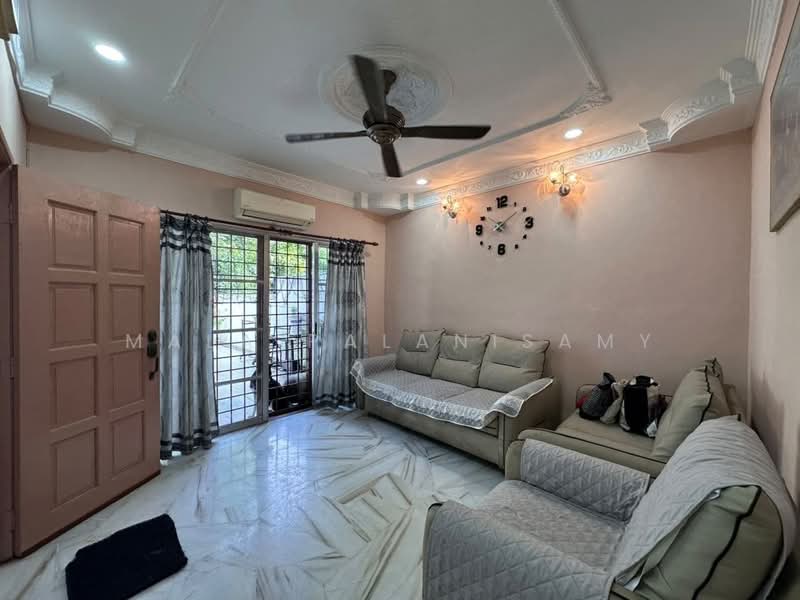 2-storey Terraced House for Sale in Bandar Putra Height (Subang Jaya) - Mala Palanisamy - Living Room - PropertyGuru.com.my
