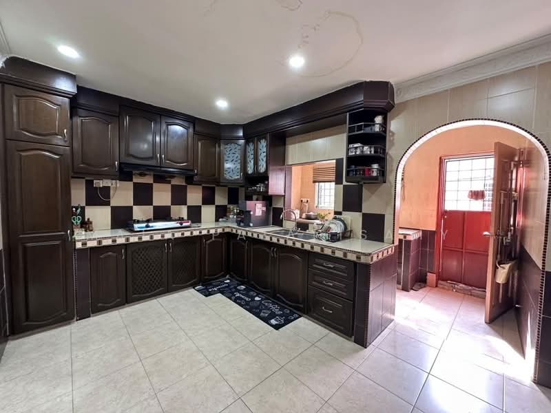 2-storey Terraced House for Sale in Bandar Putra Height (Subang Jaya) - Mala Palanisamy - Kitchen - PropertyGuru.com.my