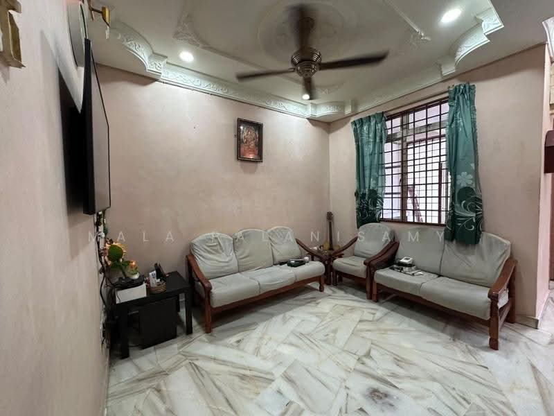 2-storey Terraced House for Sale in Bandar Putra Height (Subang Jaya) - Mala Palanisamy - Living Room - PropertyGuru.com.my