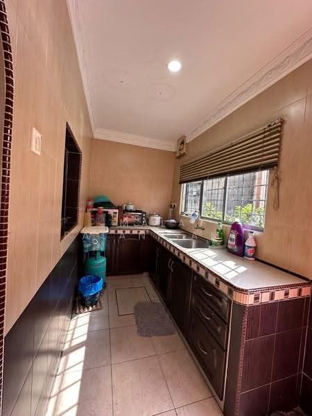 2-storey Terraced House for Sale in Bandar Putra Height (Subang Jaya) - Mala Palanisamy - Kitchen - PropertyGuru.com.my