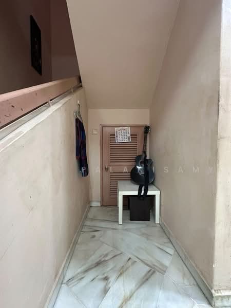 2-storey Terraced House for Sale in Bandar Putra Height (Subang Jaya) - Mala Palanisamy - Corridor - PropertyGuru.com.my