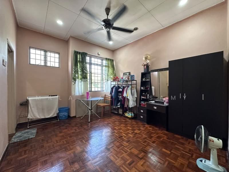 2-storey Terraced House for Sale in Bandar Putra Height (Subang Jaya) - Mala Palanisamy - Bedroom - PropertyGuru.com.my