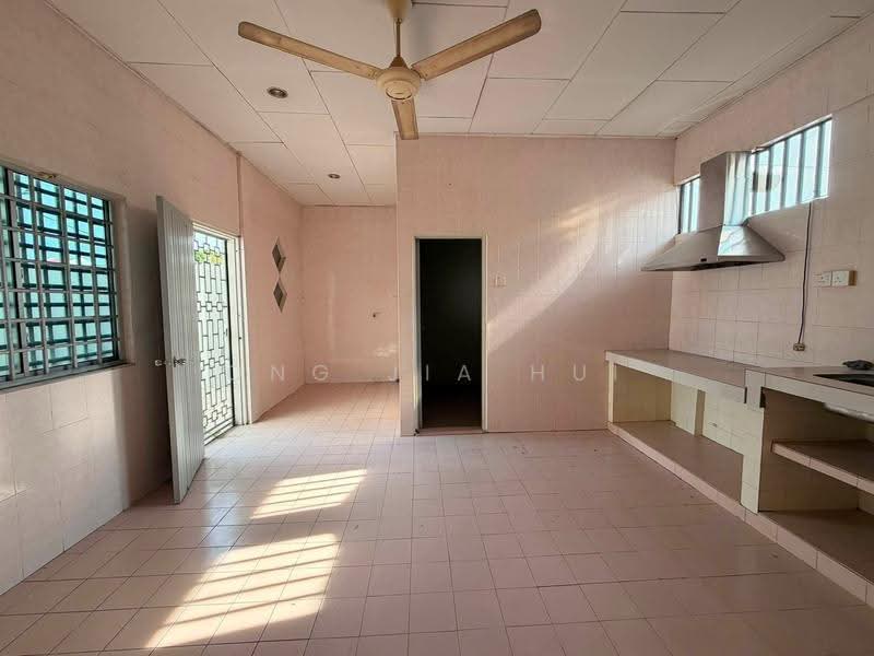 Bungalow House for Sale in Taman Bukit Kaya (Seremban) - Ong Jia Hui - Kitchen - PropertyGuru.com.my