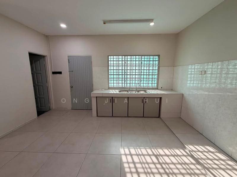 Bungalow House for Sale in Taman Bukit Kaya (Seremban) - Ong Jia Hui - Kitchen - PropertyGuru.com.my