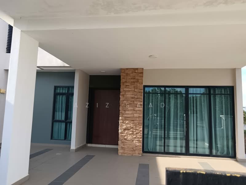 Semi-Detached House for Sale in Shah Alam (Selangor) - Aziz Saad - Exterior - PropertyGuru.com.my