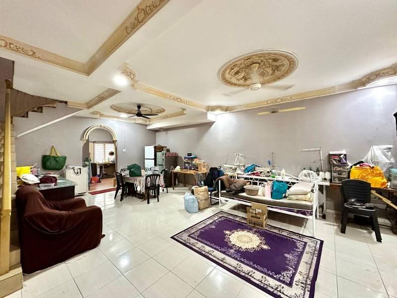 2-storey Terraced House for Sale in Subang Heights (Subang Jaya) - Mala Palanisamy - Living Room - PropertyGuru.com.my