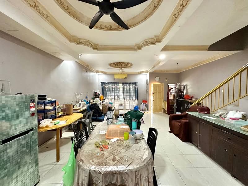 2-storey Terraced House for Sale in Subang Heights (Subang Jaya) - Mala Palanisamy - Living Room - PropertyGuru.com.my