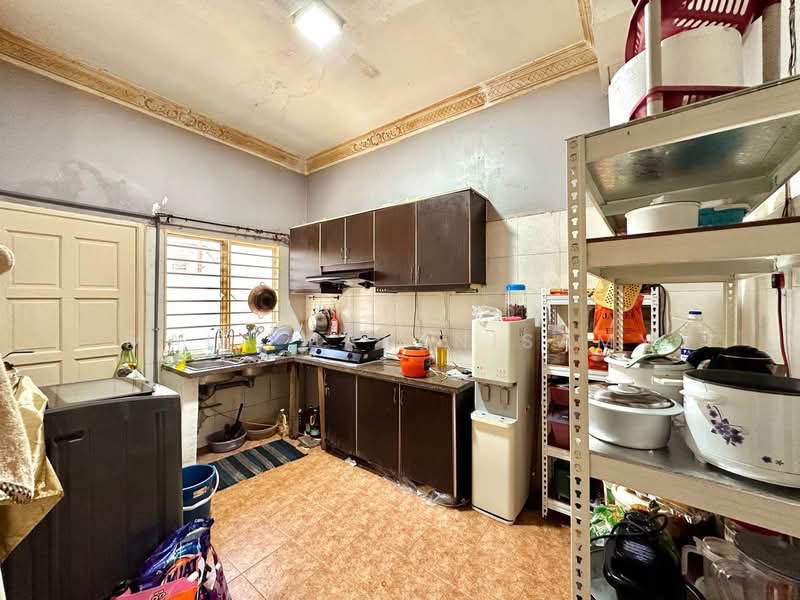 2-storey Terraced House for Sale in Subang Heights (Subang Jaya) - Mala Palanisamy - Kitchen - PropertyGuru.com.my