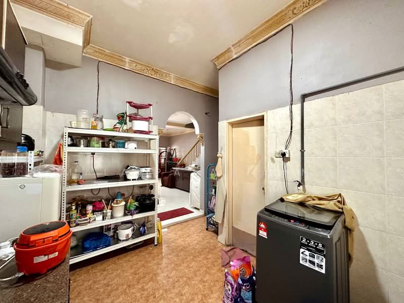 2-storey Terraced House for Sale in Subang Heights (Subang Jaya) - Mala Palanisamy - Kitchen - PropertyGuru.com.my