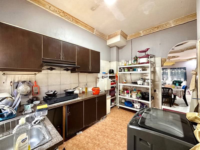 2-storey Terraced House for Sale in Subang Heights (Subang Jaya) - Mala Palanisamy - Kitchen - PropertyGuru.com.my