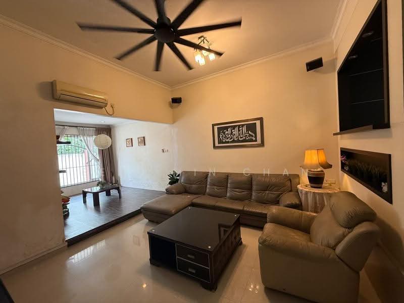 2-storey Terraced House for Sale in Taman Tasek (Johor Bahru) - Benjamin Chan - Living Room - PropertyGuru.com.my