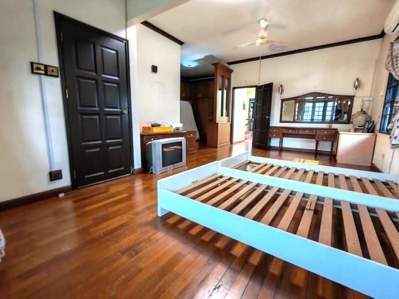 Semi-Detached House for Sale in Taman Pelangi (Johor Bahru) - Karl Lim - Bedroom - PropertyGuru.com.my
