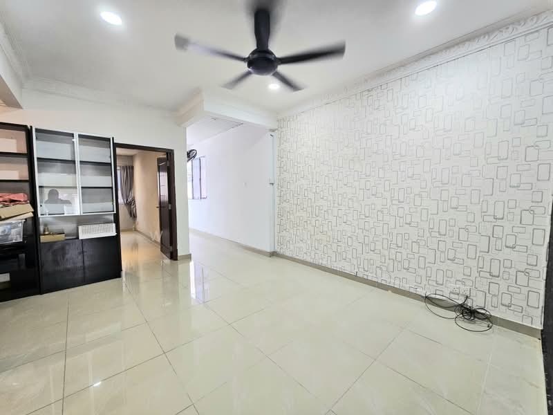 2-storey Terraced House for Sale in Taman Wawasan (Puchong) - Wendy Chin - Living Room - PropertyGuru.com.my