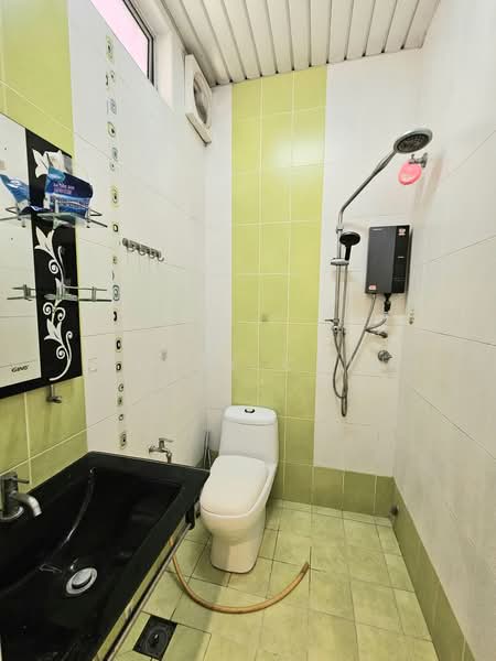 2-storey Terraced House for Sale in Taman Wawasan (Puchong) - Wendy Chin - Bathroom - PropertyGuru.com.my