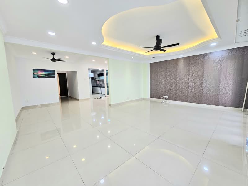 2-storey Terraced House for Sale in Taman Wawasan (Puchong) - Wendy Chin - Living Room - PropertyGuru.com.my