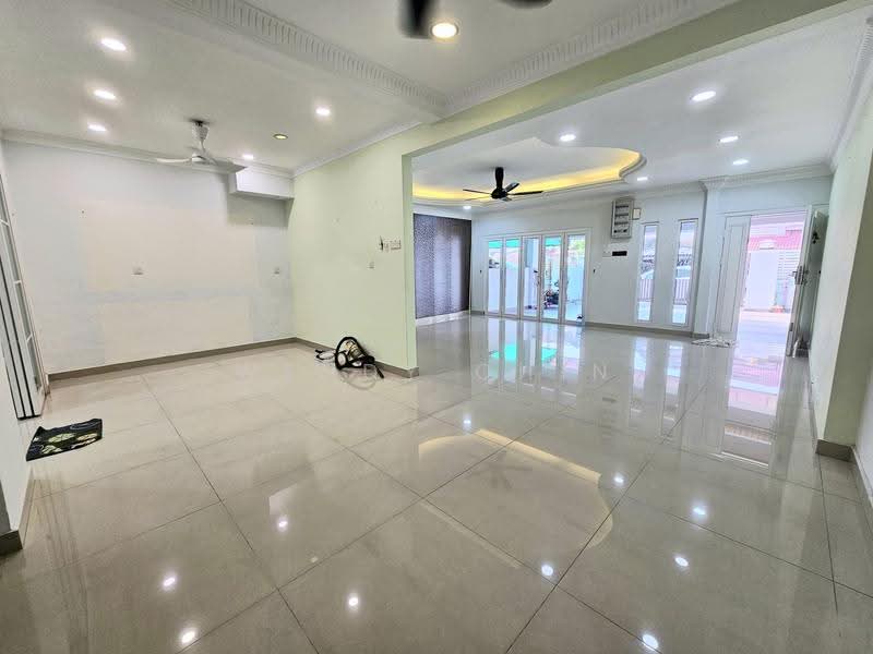 2-storey Terraced House for Sale in Taman Wawasan (Puchong) - Wendy Chin - Living Room - PropertyGuru.com.my