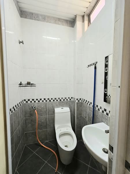 2-storey Terraced House for Sale in Taman Wawasan (Puchong) - Wendy Chin - Bathroom - PropertyGuru.com.my