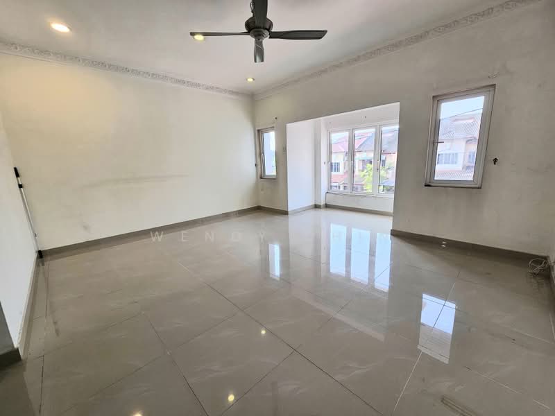 2-storey Terraced House for Sale in Taman Wawasan (Puchong) - Wendy Chin - Living Room - PropertyGuru.com.my