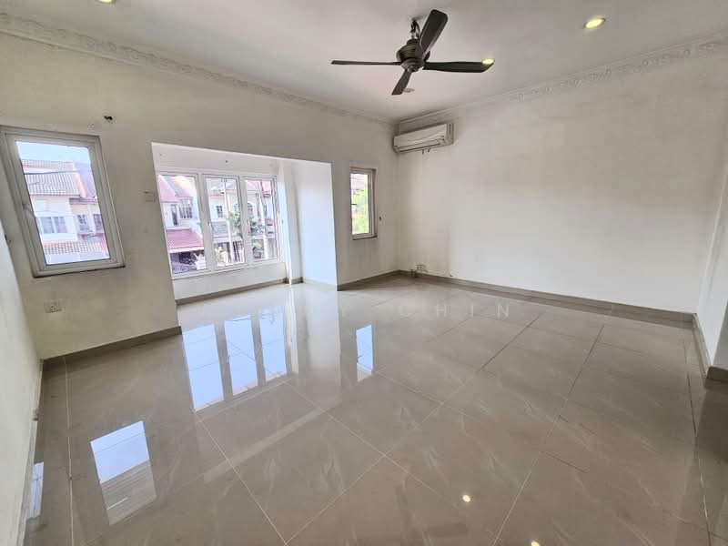 2-storey Terraced House for Sale in Taman Wawasan (Puchong) - Wendy Chin - Living Room - PropertyGuru.com.my