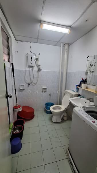 Condominium for Sale at Casa Villa Condominium - Ong KK - Bathroom - PropertyGuru.com.my