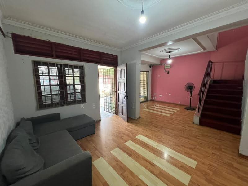 Rumah Teres 2-Tingkat untuk Disewa di Seksyen 10 (Petaling Jaya) - Key Ling - Living Room - PropertyGuru.com.my