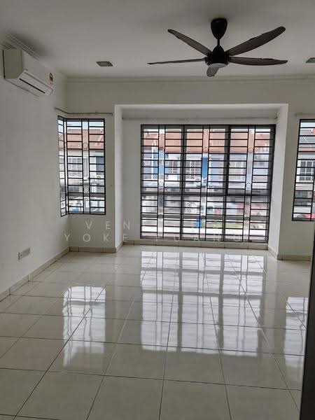 Rumah Teres 2-Tingkat untuk Disewa di Setia Alam (Selangor) - Veni Foo Yoke Fuang - Living Room - PropertyGuru.com.my