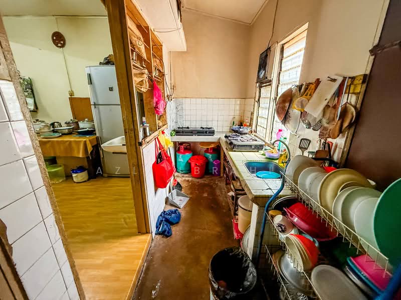 Rumah Teres 2-Tingkat untuk Dijual di Taman Usaha Jaya (Kepong) - Azli Ibrahim - Kitchen - PropertyGuru.com.my