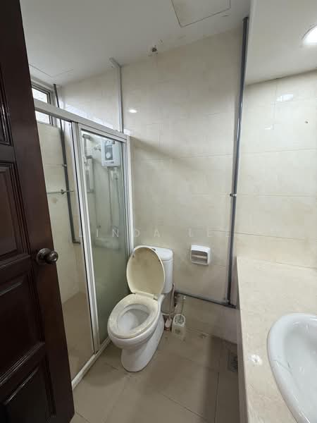 Kondominium untuk Disewa di Putri Indah Condominium - Linda Lee - Bathroom - PropertyGuru.com.my