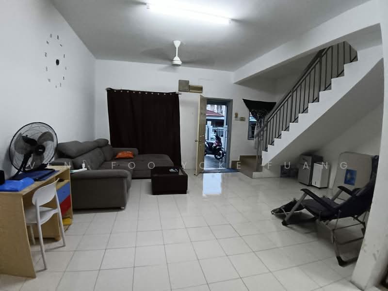 2-storey Terraced House for Rent in Setia Alam (Selangor) - Veni Foo Yoke Fuang - Living Room - PropertyGuru.com.my