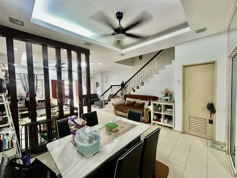Rumah Teres 2-Tingkat untuk Dijual di Taman Puncak Saujana (Kajang) - Azli Ibrahim - Living Room - PropertyGuru.com.my