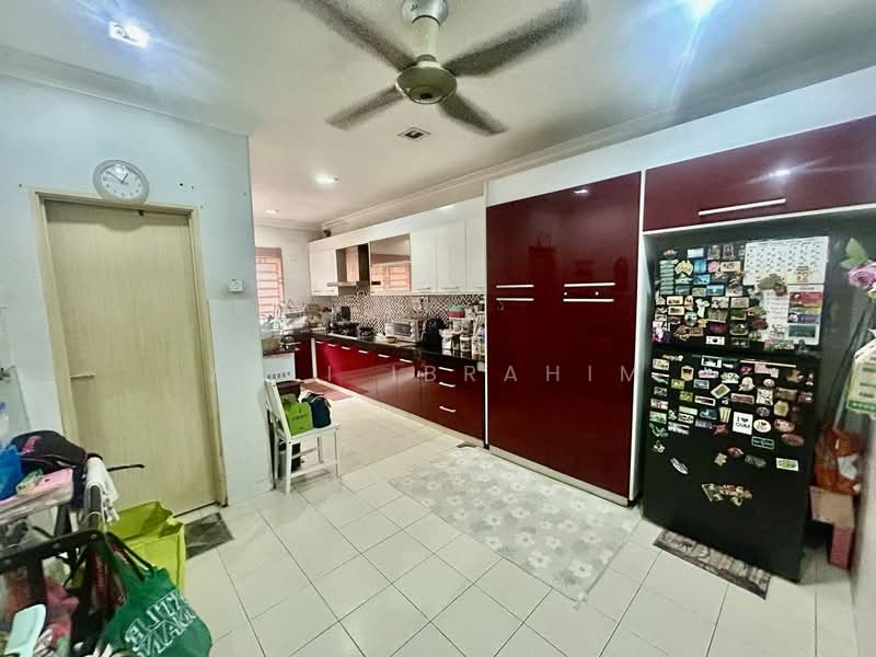 Rumah Teres 2-Tingkat untuk Dijual di Taman Puncak Saujana (Kajang) - Azli Ibrahim - Kitchen - PropertyGuru.com.my
