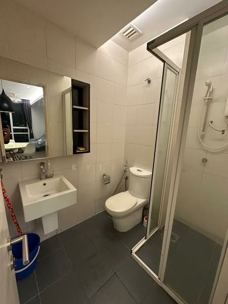 Kediaman Servis untuk Dijual di Garden Plaza - Kylie Hoh - Bathroom - PropertyGuru.com.my