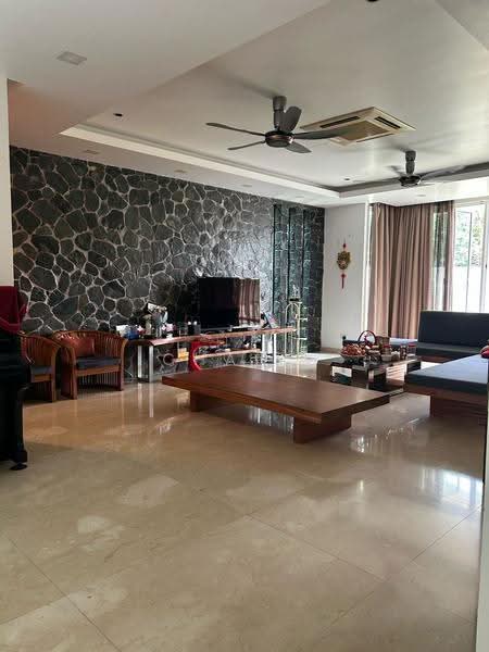 Bungalow House for Rent in Taman Equine (Seri Kembangan) - Chan . - Living Room - PropertyGuru.com.my