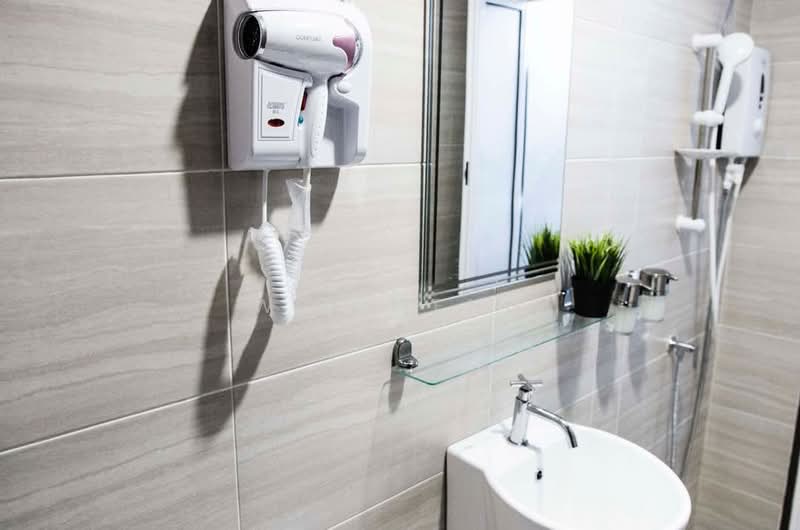 Kediaman Servis untuk Dijual di Serviced Residence @ 3 Towers - Wei Meng - Bathroom - PropertyGuru.com.my
