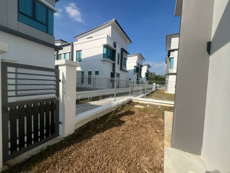 Bungalow House untuk Dijual di Taman Molek (Johor Bahru) - Nathan Chan - Exterior - PropertyGuru.com.my